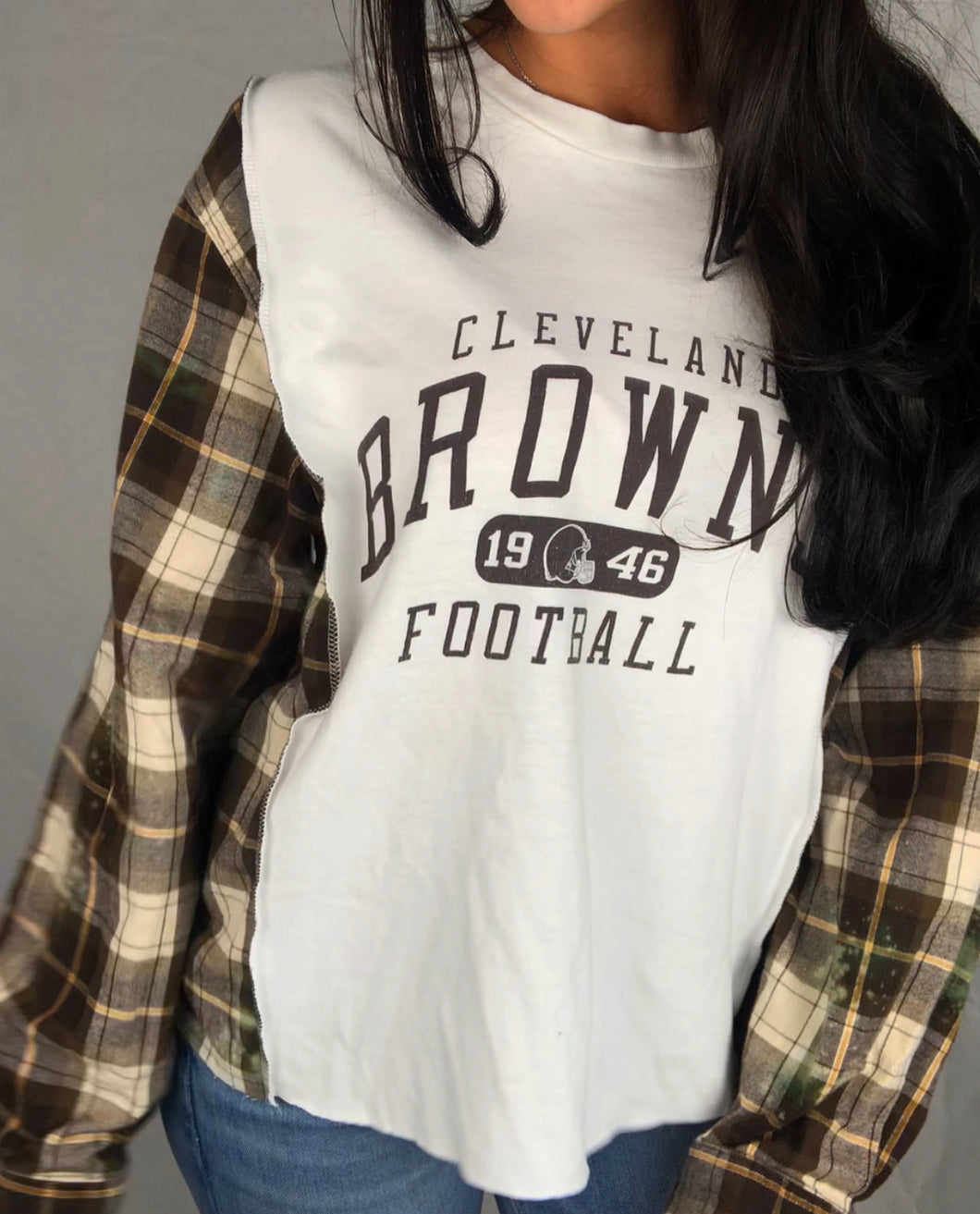 BROWN AND WHITE FLANNEL SLEEVE TOP